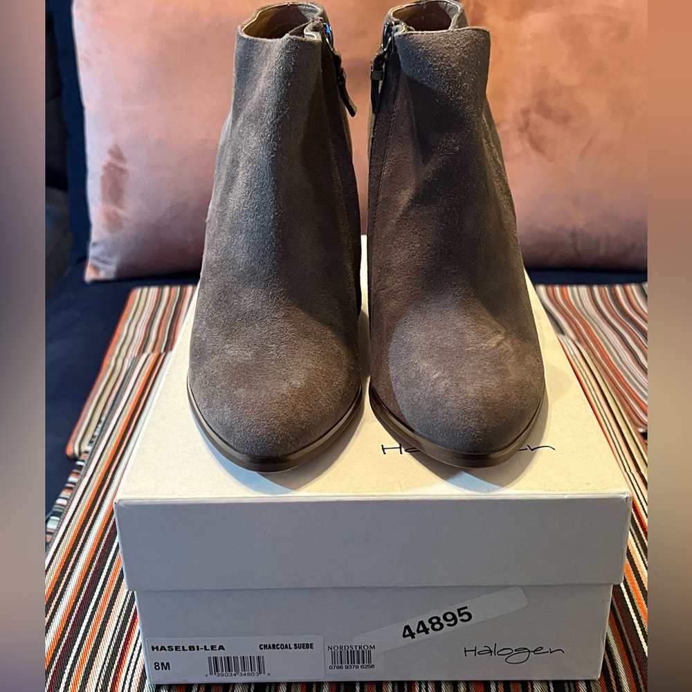 Halogen Wedge Bootie| Gray| Suede| 8| EUC